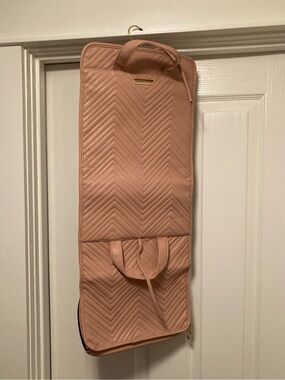 Adrienne Vittadini Blush Pink Quilted Garment Bag